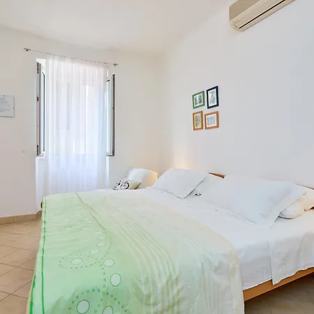 Ivana Apartment *