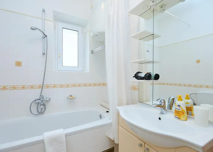 Ivana Apartamento *